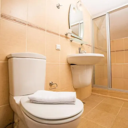 아파트 Lovely Flat Near With Shared Pool In